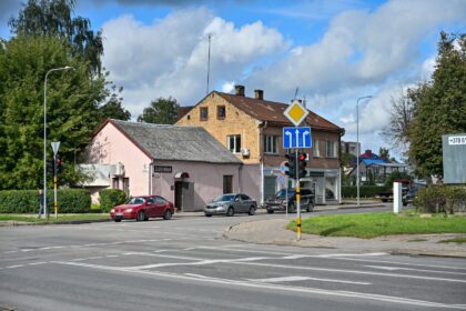 Jei Savivaldybės taryba pritars, rangos darbų konkursą šiai sankryžai pertvarkyti į žiedinę planuojama skelbti jau spalį, o darbus pradėti kitąmet.