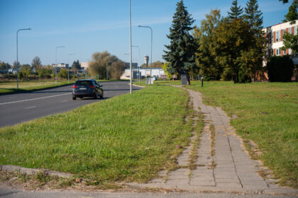 Panevėžyje po truputį šlifuojami šaligatviai, tačiau ne visi iš karto sulaukia savo eilės.