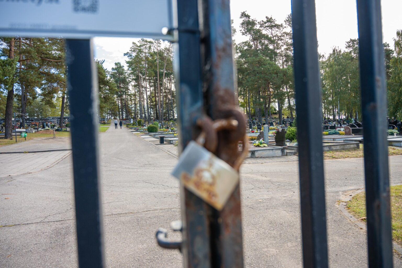 Atvykusi į paskutinę kelionę išlydėti mirusios giminaitės, panevėžietė Stefanija sako pati vos galo negavusi.