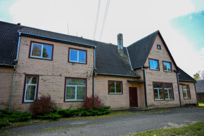 Skaistgiriškiai pradėjo rinkti aukas, kad patys iš valstybės išpirktų buvusią mokyklą.