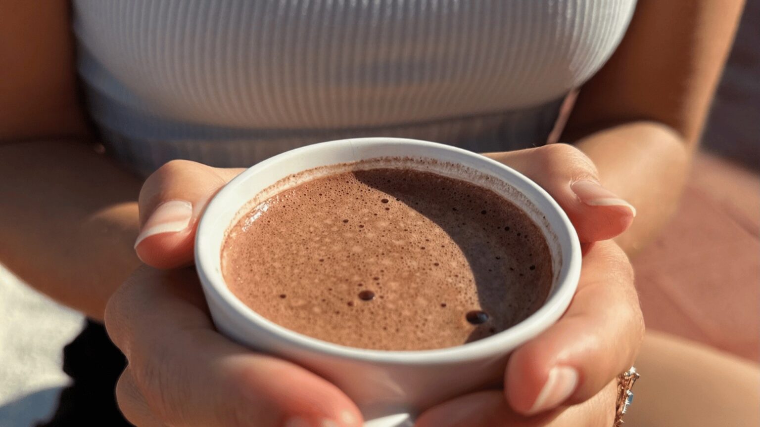 Darbas nuotoliniu būdu daugeliui atrodo kaip svajonė: jokio biuro, gali dirbti net su chalatu ar pižamos kelnėmis!