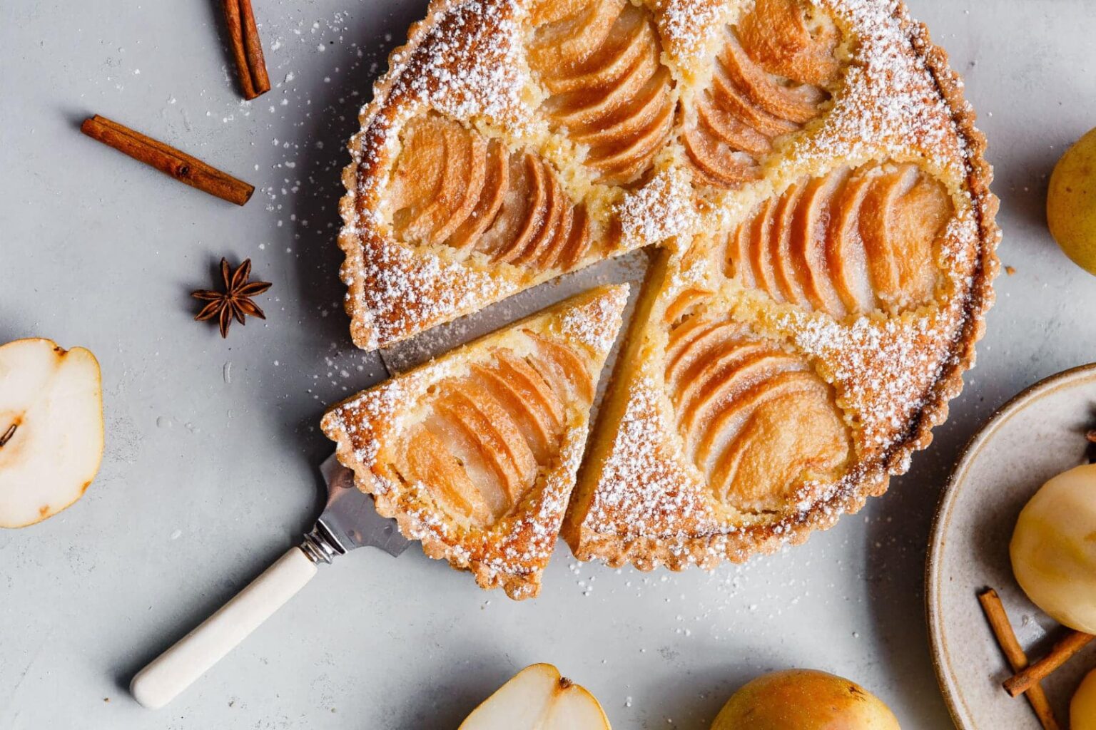 Pyragai su kriaušėmis – vienas rafinuočiausių desertų.