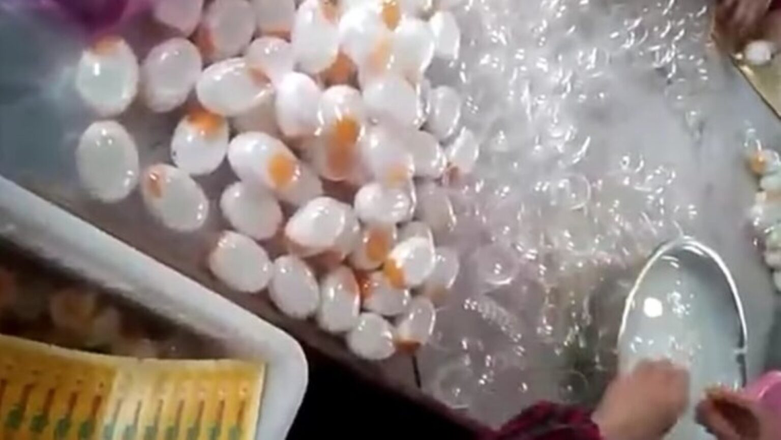 2000-aisiais Kinijoje klastodavo garsių prekių ženklų drabužius, o kiek vėliau pasirodė „iPhone“ kopijos su įdiegtomis „Android“ sistemomis.