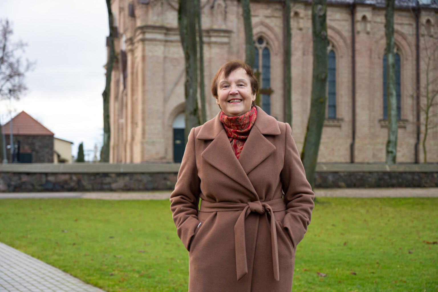 Kone tris dešimtmečius gydžiusi krekenaviškių dantis, Akvelina Pogužinskienė šiuo metu tarnauja savanoriaudama šio miestelio bažnyčioje.