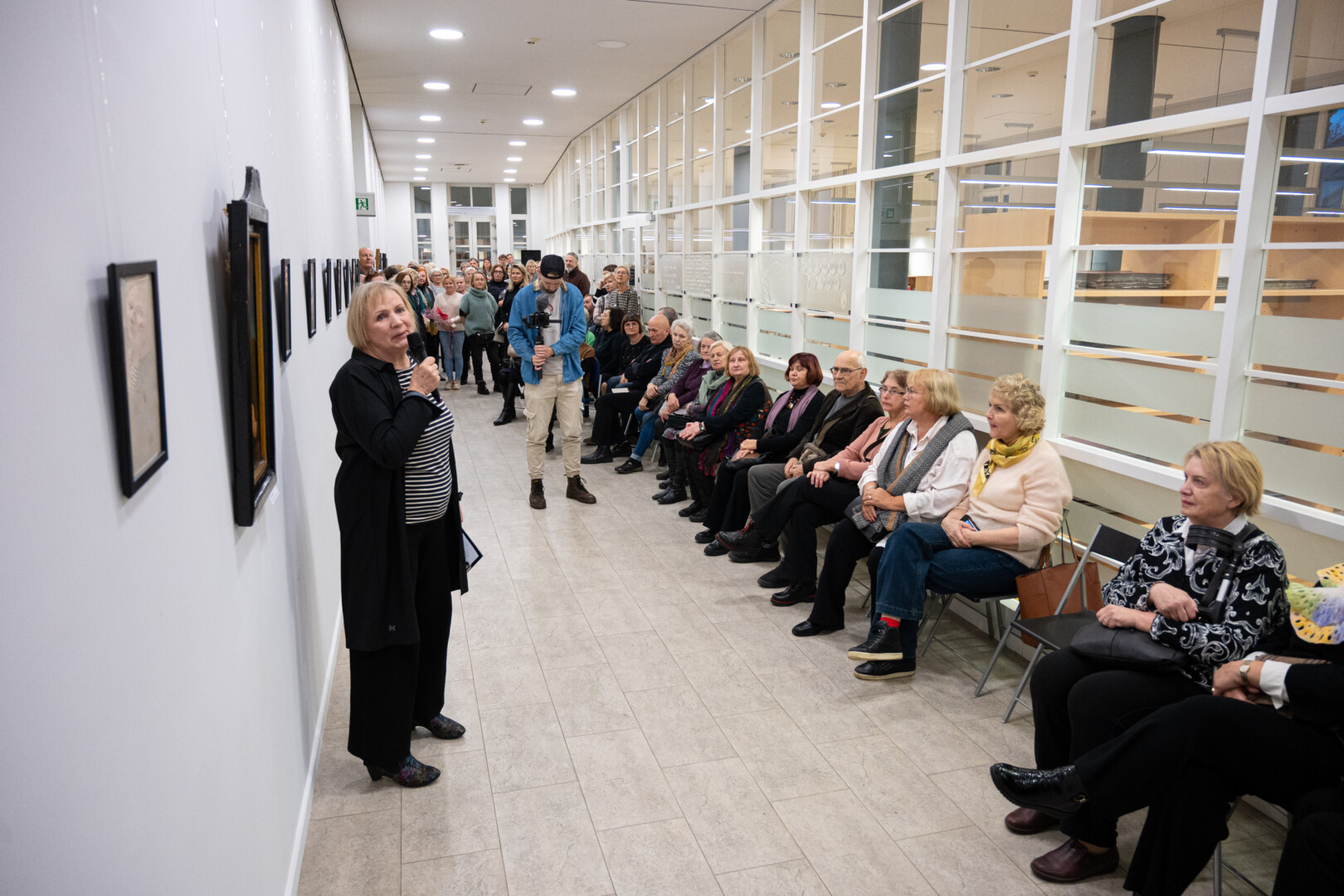 Nomeda Simėnienė atkreipia dėmesį: garsiosios savamokslių, bohemiškų menininkų trijulės – Bitlo, R. Idzelio ir R. Petrausko – gyvenimo etapas buvo svarbus ir paties Panevėžio vyksmui bei raidai. P. ŽIDONIO nuotr.