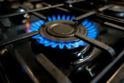 Nuo sausio įsigaliojant naujiems visuomeninio elektros ir gamtinių dujų tiekimo tarifams, rodmenis gyventojai turi deklaruoti iki gruodžio 31 dienos imtinai, primena Valstybinė energetikos reguliavimo taryba (VERT).