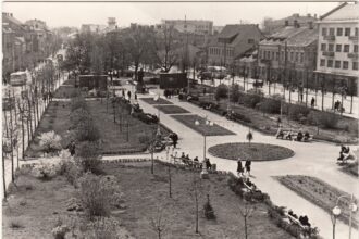 Yra miesto vietų, kurios, rodos, gyvena savo gyvenimą. Keičiasi laikai, valdžios, pavadinimai, o jos lieka – stebinčios, menančios ir kaupdamos istorijas.